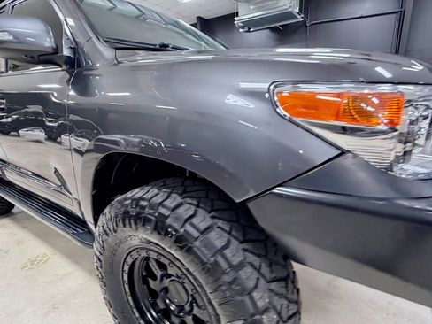 Used 2014 Toyota Land Cruiser image 17