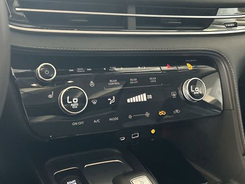 Used 2024 INFINITI QX60 Pure image 17