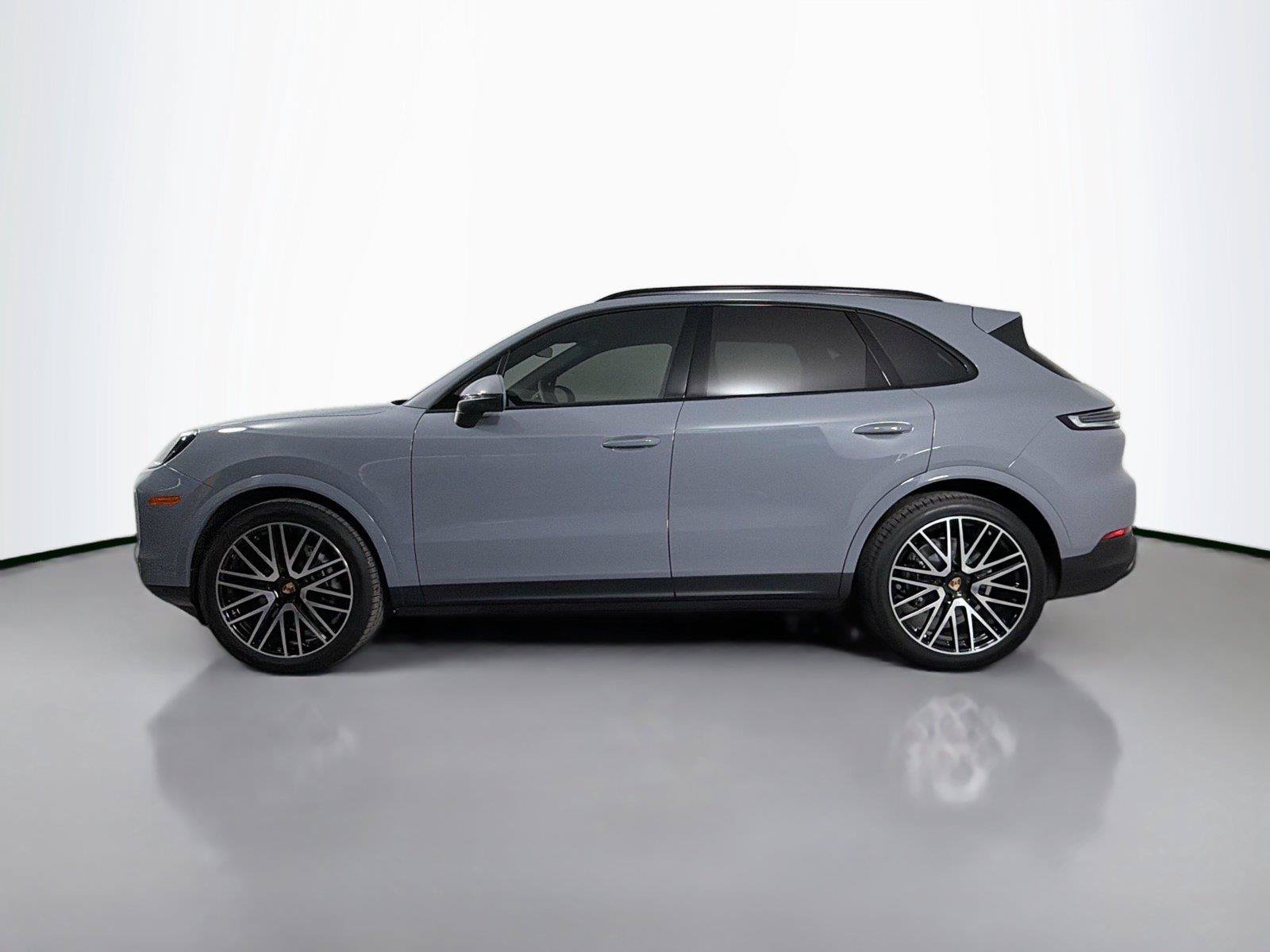 Certified 2025 Porsche Cayenne AWD/4WD image 2