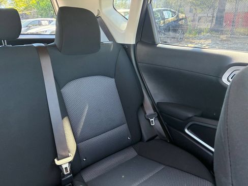 Used 2025 Kia Soul LX w/ LX Technology Package FWD image 27