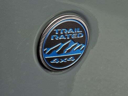 Used 2025 Jeep Wrangler Unlimited Sahara AWD/4WD image 31