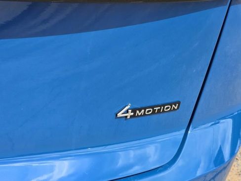 Used 2025 Volkswagen Atlas Cross Sport SEL R-Line AWD/4WD image 9