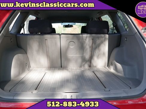 Used 2006 Pontiac Vibe Sport Wagon 4D w/ Preferred Package image 22