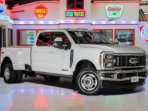 Used 2023 Ford F350 Lariat w/ Lariat Ultimate Package AWD/4WD image 1