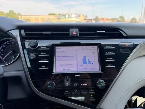 Used 2020 Toyota Camry SE FWD image 15