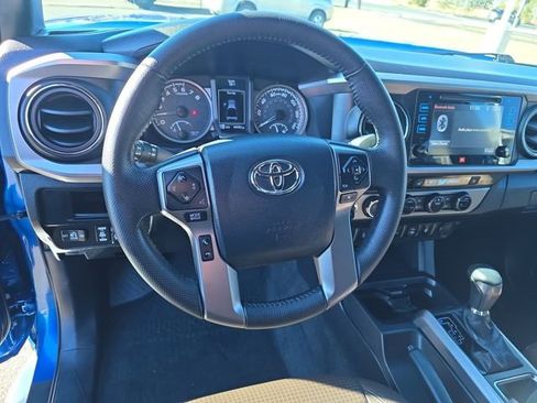 Used 2017 Toyota Tacoma Limited image 14
