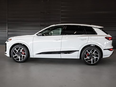 New 2027 Audi SQ6 e-tron Premium Plus AWD/4WD image 14