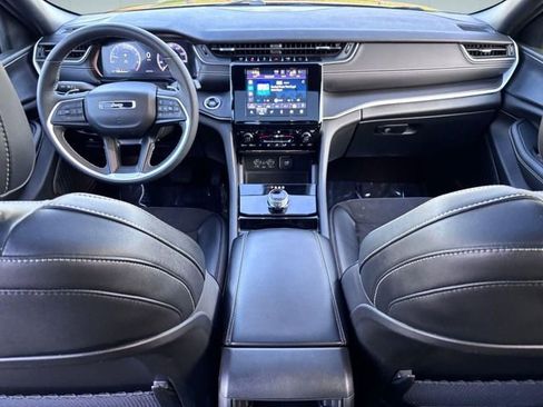Used 2023 Jeep Grand Cherokee Altitude AWD/4WD image 26