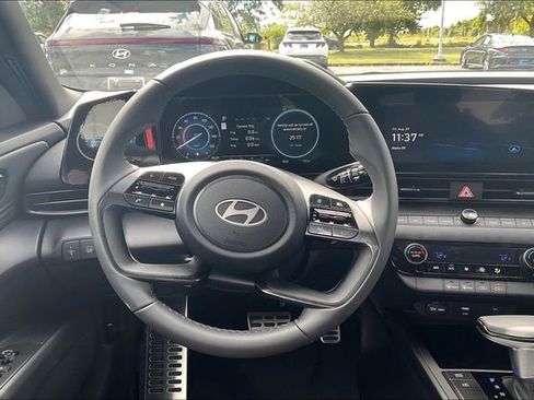 New 2025 Hyundai Elantra SEL image 14