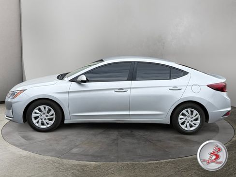 Used 2020 Hyundai Elantra SE image 4
