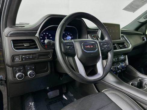 Used 2023 GMC Yukon SLT AWD/4WD image 9