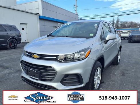 Used 2022 Chevrolet Trax LS w/ Tint and Cruise Package image 3