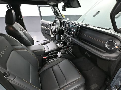 Used 2024 Jeep Wrangler Unlimited Sahara AWD/4WD image 47