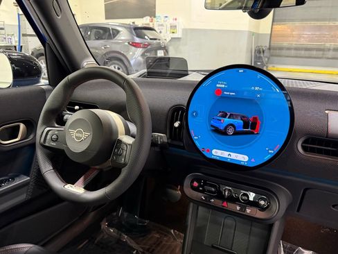 Certified 2025 MINI Cooper S image 31