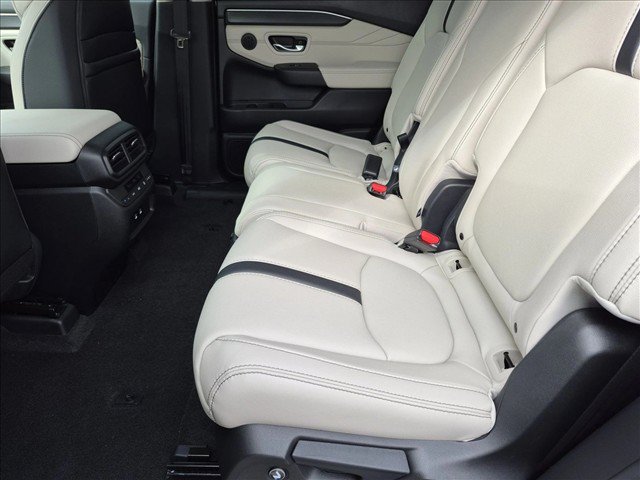 New 2026 Honda Pilot Touring image 16