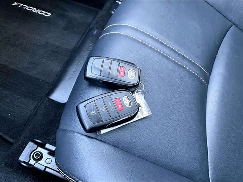 Used 2024 Toyota Corolla XLE FWD image 15