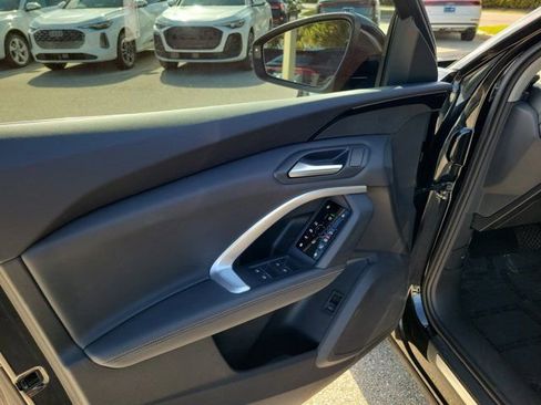 Certified 2025 Audi Q5 Premium w/ Convenience Package AWD/4WD image 18