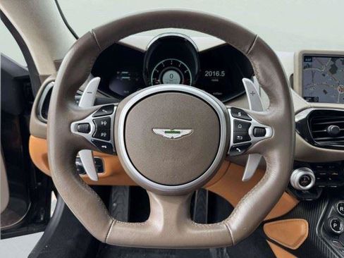 Used 2022 Aston Martin V8 Vantage Roadster RWD image 31
