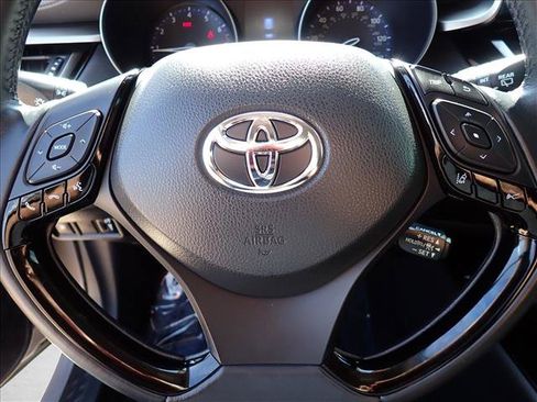 Used 2020 Toyota C-HR Limited FWD image 14