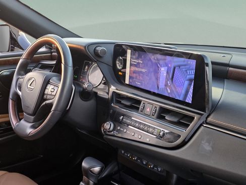 Used 2025 Lexus ES 350 Ultra Luxury w/ Accessory Package (Z1) image 27