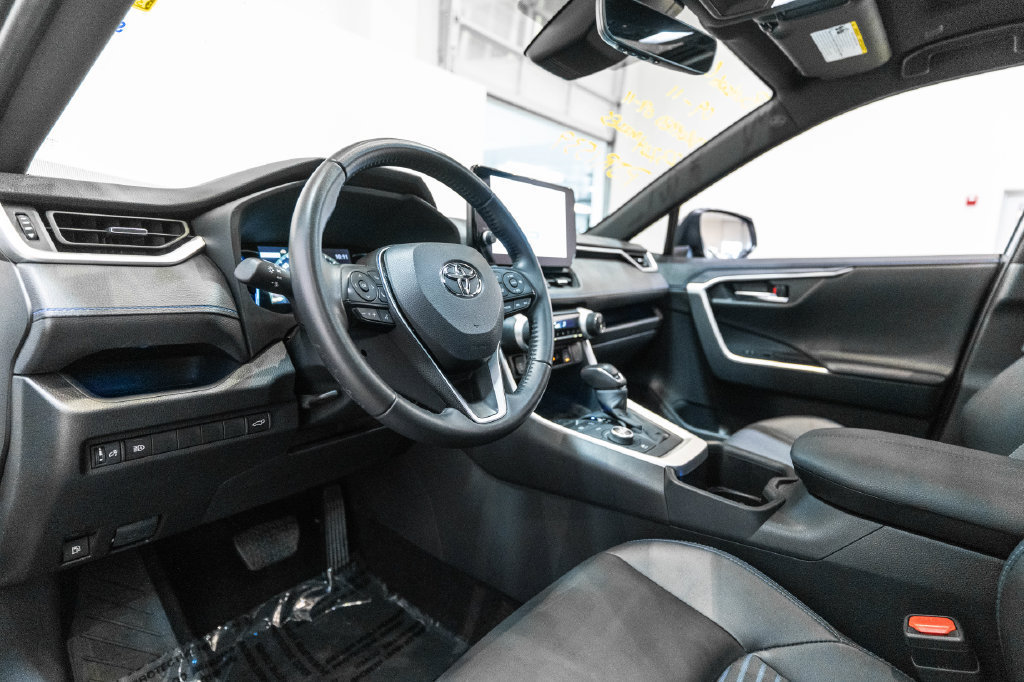 Certified 2025 Toyota RAV4 XSE AWD/4WD image 4