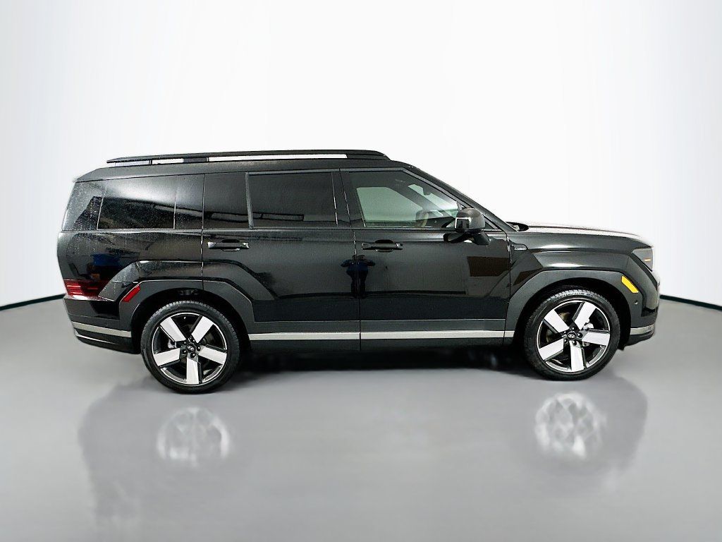 Used 2026 Hyundai Santa Fe Limited FWD image 4