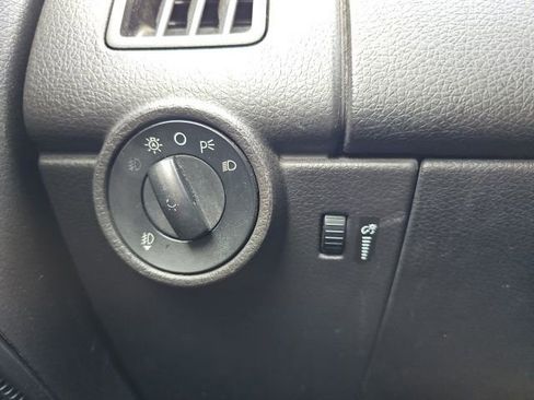 Used 2010 Ford Edge SEL image 32