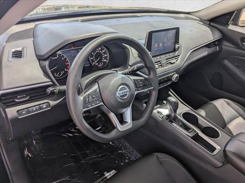 Used 2022 Nissan Altima 2.5 SV FWD image 14