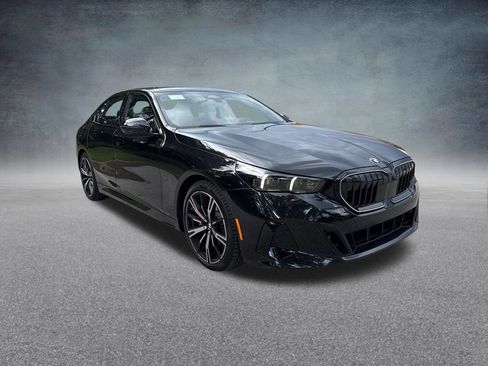 Used 2027 BMW 530i xDrive w/ M Sport Package AWD/4WD image 7
