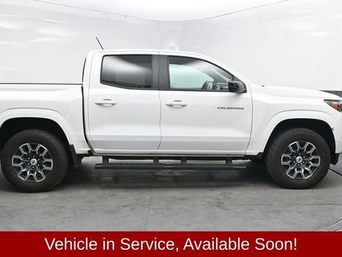 Used 2024 Chevrolet Colorado Z71 w/ Advanced Trailering Package AWD/4WD image 9
