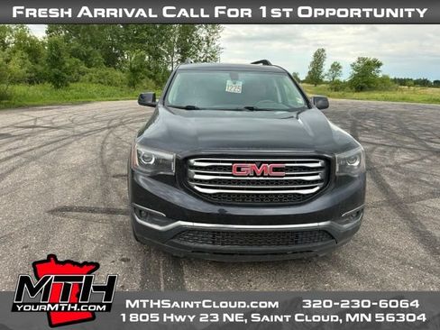 Used 2017 GMC Acadia SLT w/ LPO, Floor Liner Package AWD/4WD image 4