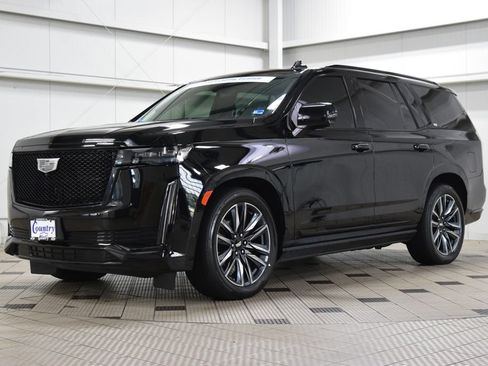 Used 2024 Cadillac Escalade Sport Platinum w/ Heavy-Duty Trailer Package AWD/4WD image 3