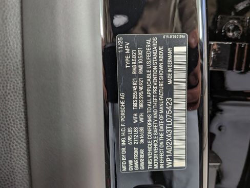 New 2026 Porsche Macan Electric RWD image 28
