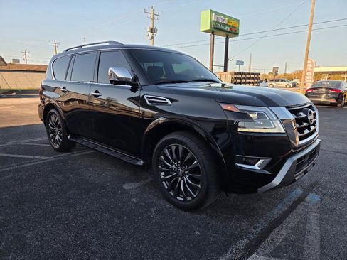 Used 2023 Nissan Armada Platinum w/ Captain's Chairs Package image 4