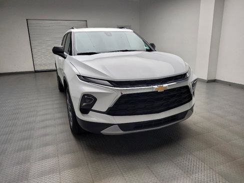 Used 2025 Chevrolet Blazer LT w/ Convenience Package FWD image 14