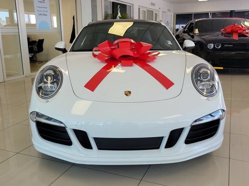 Used 2013 Porsche 911 Carrera S RWD image 2