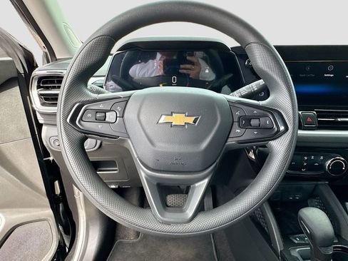 Used 2024 Chevrolet TrailBlazer LT w/ Driver Confidence Package image 11