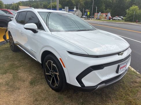 Certified 2024 Chevrolet Equinox EV LT image 6