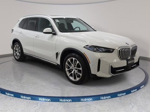 Certified 2026 BMW X5 xDrive40i w/ Premium Package AWD/4WD image 3