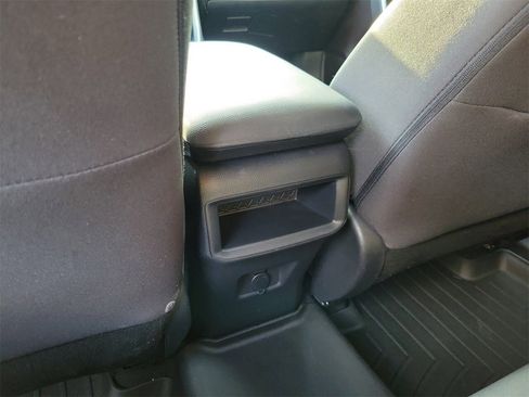 Used 2021 Toyota RAV4 LE image 11