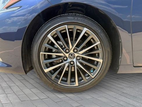 Used 2025 Lexus ES 350 w/ Premium Package FWD image 9