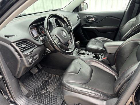 Used 2020 Jeep Cherokee Trailhawk w/ Cold Weather Group image 15