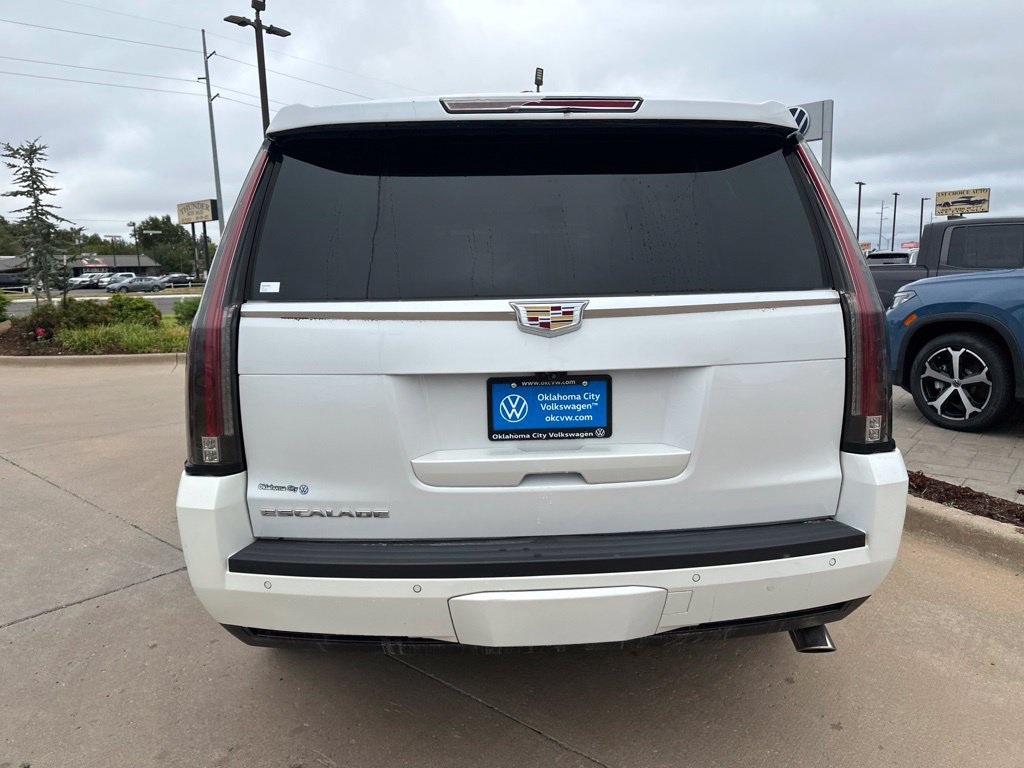 Used 2018 Cadillac Escalade Platinum AWD/4WD image 6