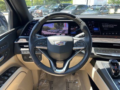Used 2023 Cadillac Escalade Premium Luxury w/ Performance Package AWD/4WD image 16