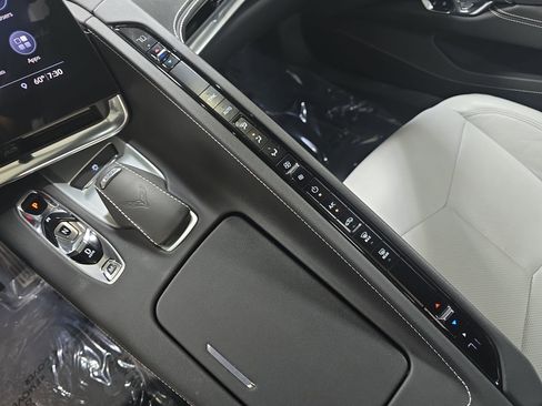 Used 2020 Chevrolet Corvette Stingray Coupe w/ 1LT image 18