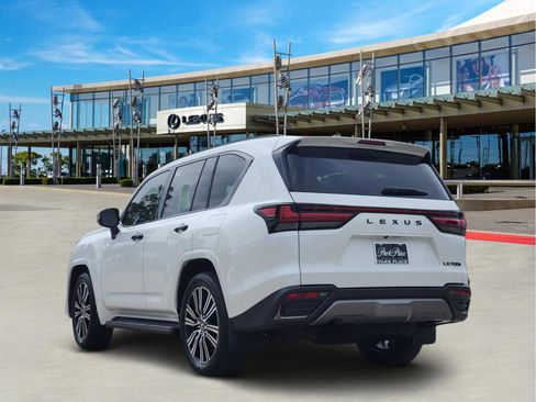 New 2025 Lexus LX 700h Luxury image 4