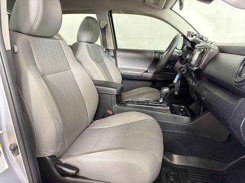 Used 2018 Toyota Tacoma SR w/ SR Convenience Package image 28
