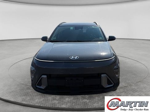 Used 2025 Hyundai Kona SEL AWD/4WD image 2