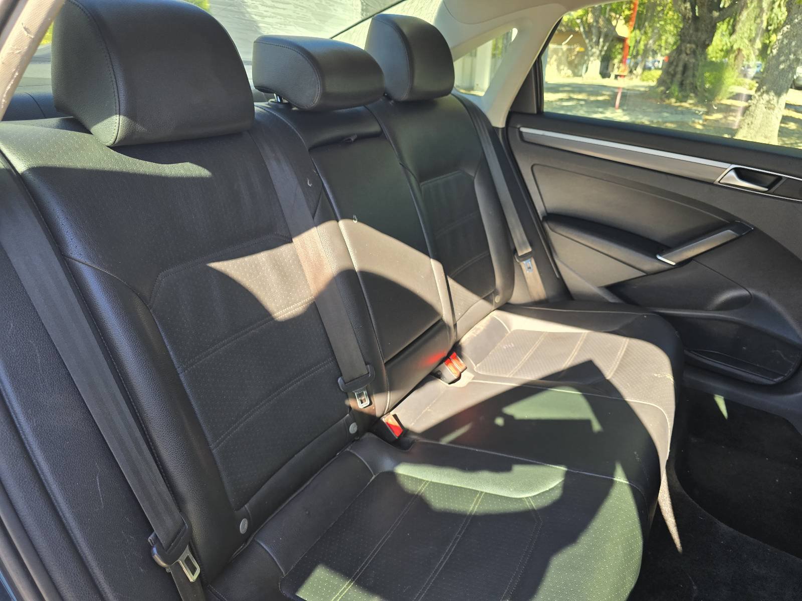 Used 2018 Volkswagen Passat 2.0T R-Line FWD image 22