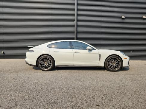 Certified 2023 Porsche Panamera 4 AWD/4WD image 8